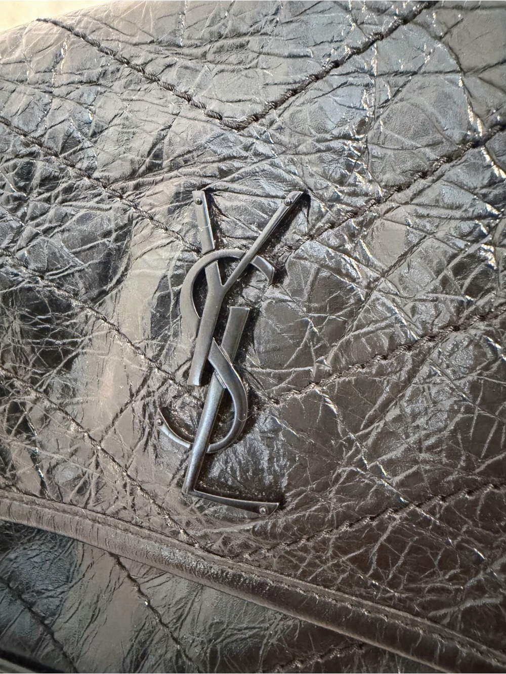Yves Saint Laurent Black Crinkled Leather Niki Bag - Picture 2 of 10
